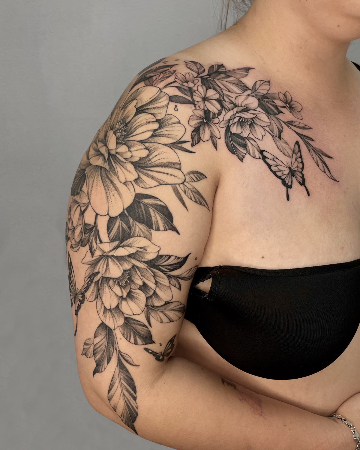 Illustrative тату на Shoulder